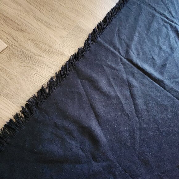 Amigaro Square Scarf Wrap Shawl Sarong One Size Viintage Black 43"×39" - Picture 6 of 11